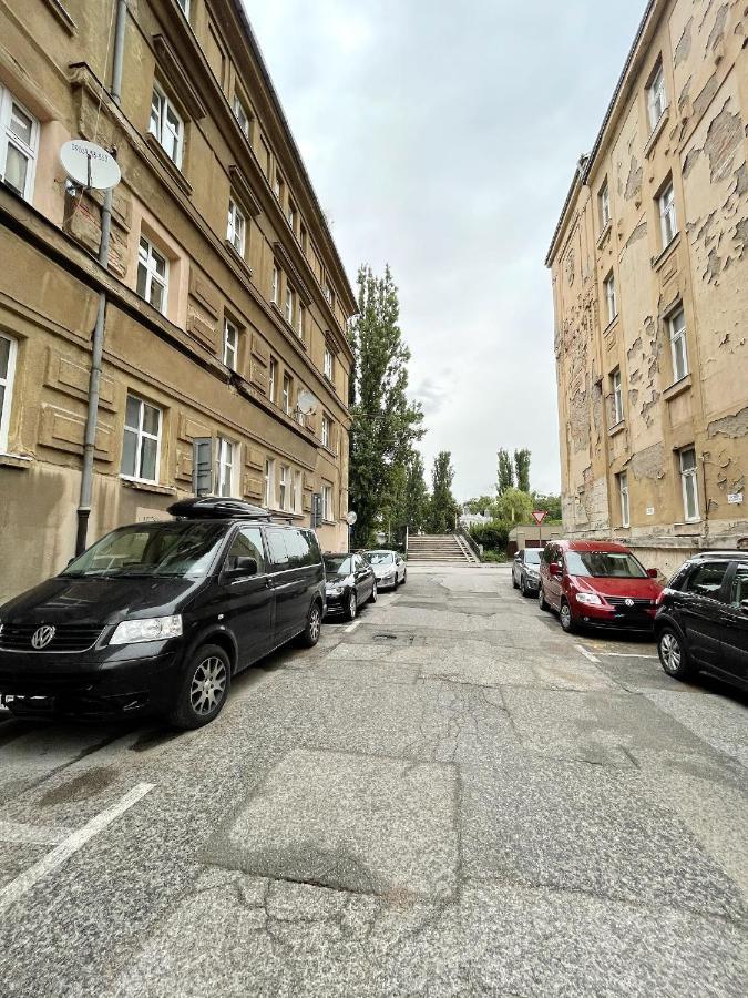 Апартаменти Podtatranskeho Old Town Кошице Екстер'єр фото